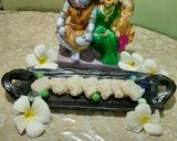 ओल्या नारळाची वडी (Olya Naralachya Vadi Recipe In Marathi) रेसिपी स्टेप 7 फोटो 