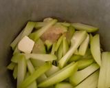 Foto del paso 1 de la receta: Guatila / chayote / yota con aceite de oliva y ajo..