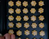 Foto langkah ke 5 dari resep Almond Cheesy Cookies.
