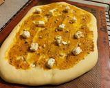 Une image de l'étape 5 de Focaccia au pesto rouge.