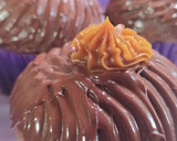 Foto del paso 5 de la receta: Muffins de chocolate con dulce de leche  y chocolate con naranja