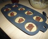 Meggyel és csokival töltött muffin recept fázis 5 fotója