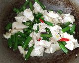 Foto langkah ke 3 dari resep Tumis buncis dan tahu ancur.