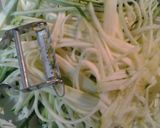 A picture of step 7 of Pork and onions in a wine sauce.