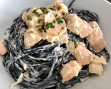 Foto del paso 12 de la receta: Pasta “Nero dí sepia” con Salmon y Gambas