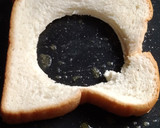 Foto langkah ke 2 dari resep Egg Toast.