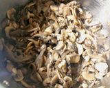 Tejfölös gombapörkölt 🥘 recept fázis 2 fotója