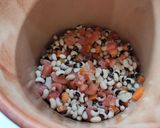 Foto del passaggio 2 della ricetta Zuppa gustosa di fagioli dall'occhio