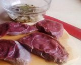 Vörösboros vaddisznó szelet sampion gombával recept fázis 1 fotója