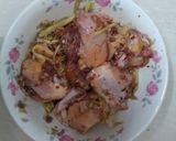 Hình bước làm 2 của món Gà kho sả ớt