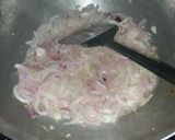 A picture of step 2 of Egg keema burger.