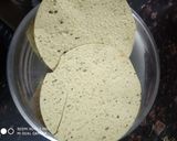 A picture of step 1 of Masala Papad Doi.