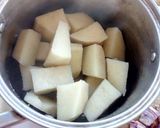 A picture of step 1 of Yam-eggroll.