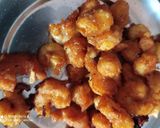 A picture of step 4 of Fried pepper prawns.