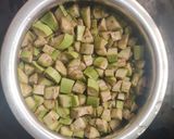 A picture of step 2 of Fresh lobia green brinjal gravy.