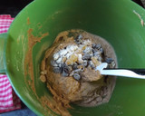 Foto del paso 1 de la receta: Cake de cacao con arándanos y pasas sultanas al aguardiente