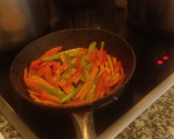 Foto del paso 1 de la receta: Espaguetis con verduras en salsa de ostras