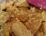 Foto langkah ke 3 dari resep Spicy Potato Wedges.