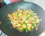 Foto del paso 2 de la receta: Zapallitos revueltos con Merluza y Jengibre!