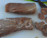 Foto del paso 1 de la receta: Solomillo de cerdo guisado con choclo (mazorca de maíz)