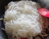 Foto langkah ke 3 dari resep Tumis Bihun Jagung.