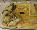 Foto del paso 9 de la receta: Bacalao al ajillo con salsa de tomate y pinchitos de tomate
