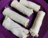 A picture of step 4 of Grilled Chicken Bread Rolls.