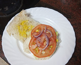 Foto del paso 2 de la receta: Hamburguesa de fiambre con lechuga, tomate, cebolla y queso