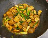 รูปขั้นตอนการทำที่ 3 ของ ไก่ผัดพริกเผา