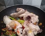 Foto langkah ke 3 dari resep Kare Ayam Kentang.