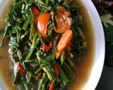 Foto langkah ke 5 dari resep Tumis Genjer Pedas.