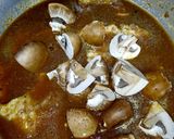 Foto del paso 5 de la receta: Fricandó de pollo con setas portobello y timbal de arroz