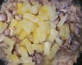 A picture of step 3 of Tender chicken with pineapple and curry.