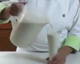 Foto del paso 3 de la receta: Agua de plátano