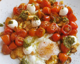 Foto del paso 6 de la receta: Huevos fritos "caprese"