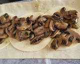Foto del paso 6 de la receta: Hojaldres de champiñones y queso