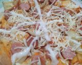 Foto langkah ke 5 dari resep Pizza Roti Tawar-teflon super simple.