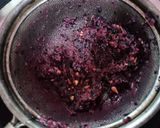A picture of step 2 of Grapes & orange juice.