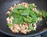 รูปขั้นตอนการทำที่ 3 ของ ผัดกะเพราไก่