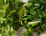 Hình bước làm 2 của món Thịt xào nấm ớt