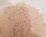 A picture of step 1 of Grated bread eggs pizza.