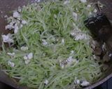 Foto langkah ke 3 dari resep Tumis labu saus tiram.