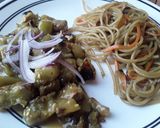Foto del paso 11 de la receta: Fideos fritos con berenjenas doradas en salsa de naranja