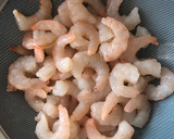Foto del paso 2 de la receta: Espaguetis de calabacín con salmón y gambas