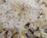 Foto del paso 4 de la receta: Risotto al limón 🍋 con champiñones y bacon 🍴