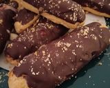 Foto del paso 9 de la receta Eclairs sin Gluten Rellenas de Crema Pastelera y Coulis de Fresas con Cobertura de Chocolate