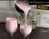 A picture of step 6 of Strawberry Shake with Dates(Restaurant Style).