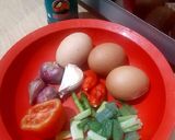 Foto langkah ke 1 dari resep Telur Ceplok Kecap.
