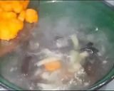 Foto langkah ke 4 dari resep Sayur Bening Oyong & Jamur Kuping.