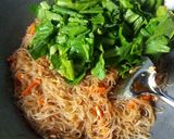 Foto langkah ke 4 dari resep Bihun Goreng.